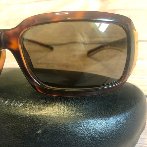 Authentic PRADA tortoise-shell sunglasses - Picture 3 of 5